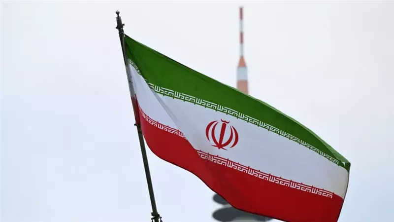 إيران