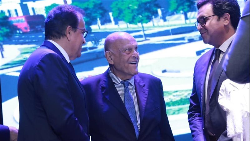 وزير الثقافة والسير