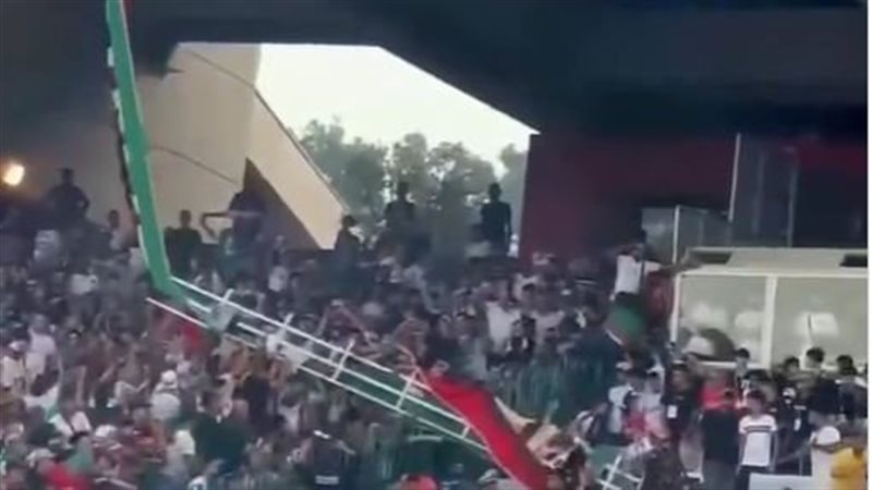 سقوط عددا من المشجعين