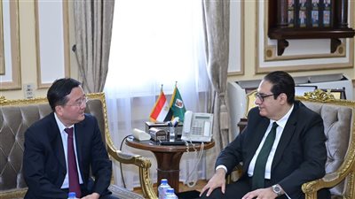 تعزيز علاقات التعاون المشترك بين جامعتى القاهرة وشاندونج الصينية