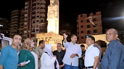 حملة مكبرة بحي شرق سوهاج لمتابعة تطبيق المواعيد الصيفية للمحال