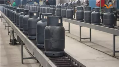 نيوز رووم يكشف فوضى توزيع أسطوانات البوتاجاز في «بوتاجاسكو»