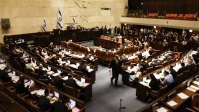 أعضاء لجنة المالية في الكنيست يتجهون نحو الملاجئ بعد إطلاق صواريخ إيرانية