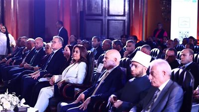 محافظ أسوان يشارك فى تدشين مبادرة 