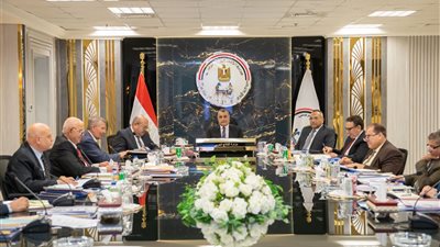 وزير الإنتاج الحربي يترأس اجتماعات لجنة اختيار شاغلي وظائف الإدارة العليا