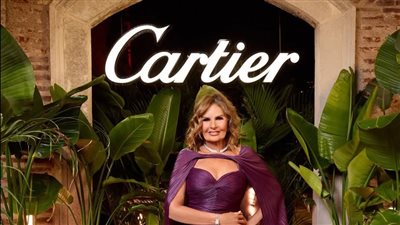 فخامة ورُقي.. يسرا تتألق بإطلالة جديدة في حفل مجوهرات كارتييه
