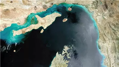 تصعيد جديد بين واشنطن وطهران حول مضيق هرمز الاستراتيجي