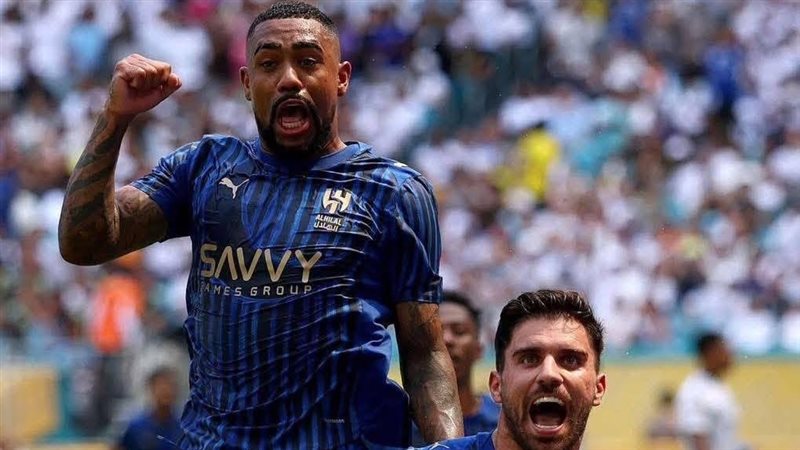 لاعبي الهلال السعودي