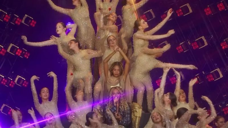 فرقة مياس مع بيونسيه