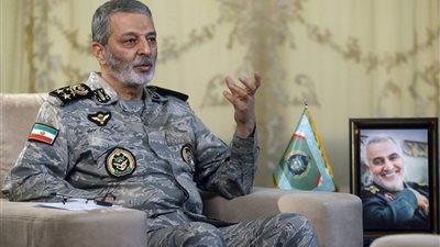 رئيس الأركان الإيراني يتوعد: الرد على الضربات الأميركية قادم ولن يكون تقليديًا