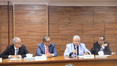 وزير التعليم العالي يوجه بضرورة تكثيف جهود تسويق البرامج الدراسية بالجامعات