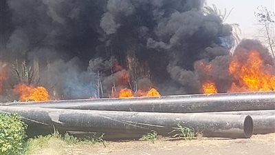 دون خسائر في الأرواح.. حريق يلتهم مخزن مواسير بالبلينا بسوهاج