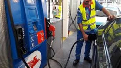 ضبط 3 محطات بنزين لتصرفهم وبيع بأزيد من السعر الرسمى بالقاهرة    