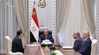 الرئيس السيسي: تكثيف الجهود الحكومية لجذب الاستثمارات لقطاع الطاقة المتجددة
