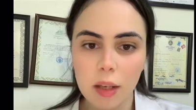 لقطات مخلة لمريضات دون علمهن.. طبيبة تجميل تكشف كارثة بمركز طبي في الشيخ زايد