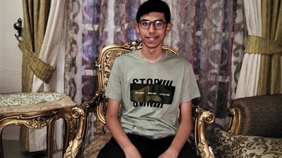 الأول على السويس: إبراهيم محمد يتصدر الإعدادية بدعم أسرة علمية ودينية