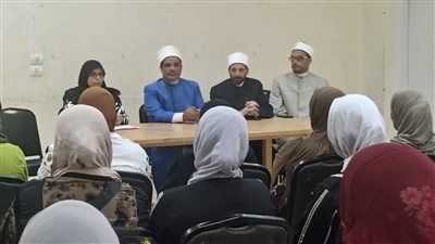 «محو الأمية الدينية لدى المرأة المصرية».. برنامج توعوي للبحوث الإسلامية  