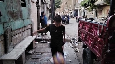 من زقاق في طنطا.. الطفل ياسين يحلم بأن يكون خليفة محمد صلاح 