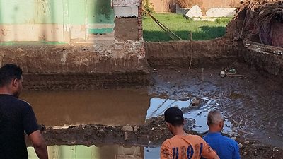 بين خوف المساكن وصوت الاستغاثة.. أهالي العوامية يواجهون كارثة تسرب المياه