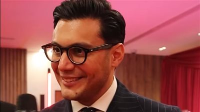 أحمد حمدي: النظافة الشخصية جزء أساسي في الأناقة الرجالية |خاص بالفيديو 