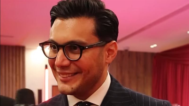 مصمم الأزياء أحمد