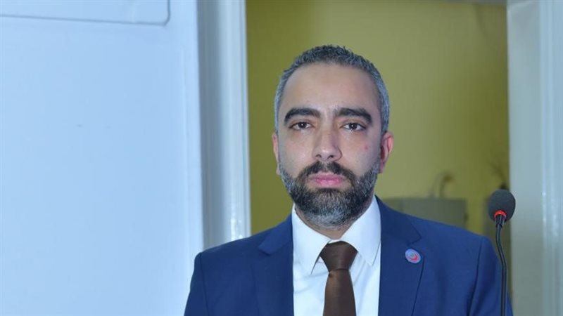 الدكتور أحمد مبروك