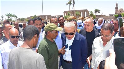 محافظ الأقصر يجري جولة ميدانية موسعة لمتابعة مستوى النظافة 