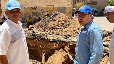 مدير آثار الأقصر يشرف على ردم حفرة تنقيب أسفل قصر ثقافة الطفل