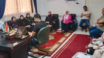 وكيل وزارة الشباب والرياضة بالفيوم يعقد اجتماعًا مع مديري الإدارات المركزية