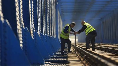 ضحايا لقمة العيش.. إصابة 21  شخصا في انقلاب سيارة ربع نقل بأسيوط