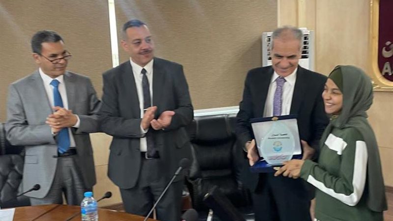 تكريم رئيس الجامعة