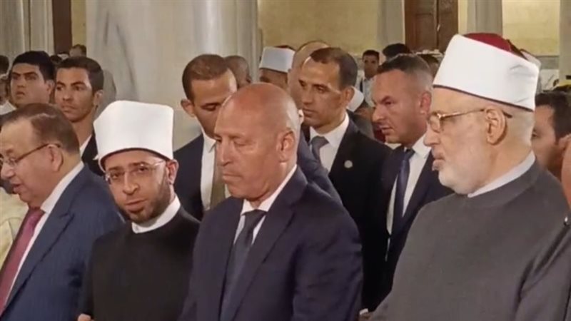 وزير الأوقاف بمسجد