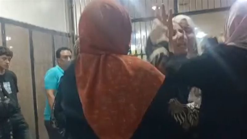 لحظة انهيار الام