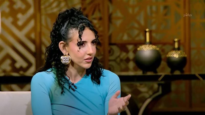 مصممة الأزياء هادية