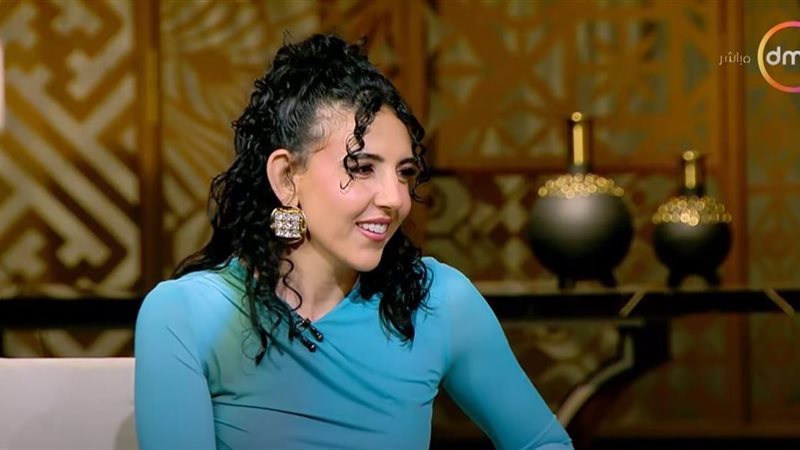 مصممة الأزياء هادية