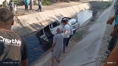 مصرع سائق إثر سقوط سيارة ميكروباص داخل ترعة فى أطفيح 