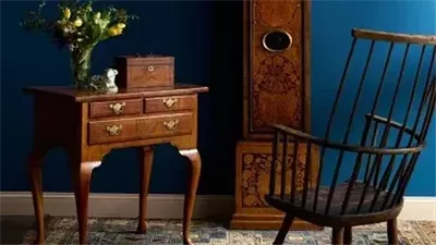 5 ألوان تجنّب تنسيقها مع الخشب لمواكبة موضة ديكور صيف 2025