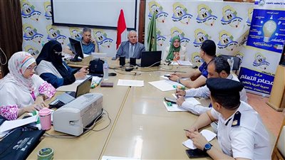 مدير تعليم الفيوم يتابع امتحانات الثانوية العامة من غرفة العمليات 