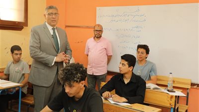 محافظ الجيزة يتفقد لجان امتحانات الثانوية العامة بأبو النمرس والحوامدية