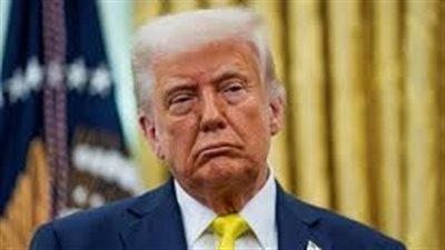 ترامب: لا ينبغي إجبار الأمريكيين على امتلاك سيارات كهربائية