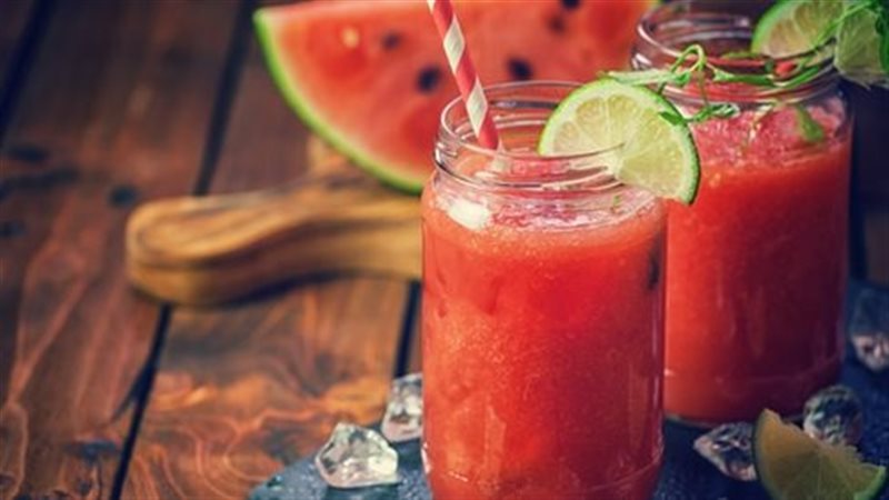 عصير البظيخ الأحمر