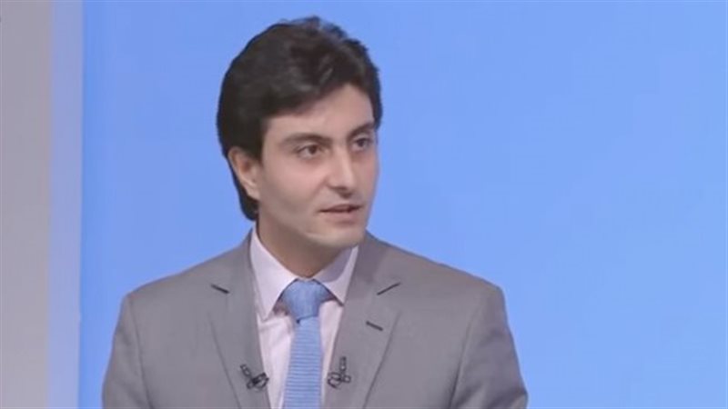 الكاتب السياسي أحمد