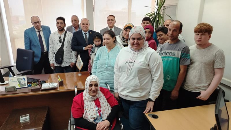 خلال تسليم العقود