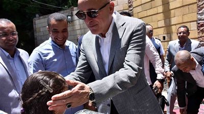 تنفيذ أعمال إحلال وتجديد البلدورات بطريق طراد النيل بمدينة الزينيه