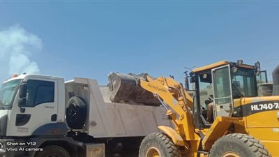 استمرار الحملات المكبرة لرفع كفاءة النظافة بحي عتاقة بالسويس 