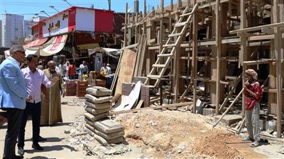 فى جولة مفاجئة بالسيل.. محافظ أسوان يوجه بوقف أى أعمال بناء بالمنطقة 