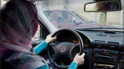 حكم عمل المرأة سائق أوبر أو تاكسي.. أمين الفتوى يكشف الضوابط|خاص