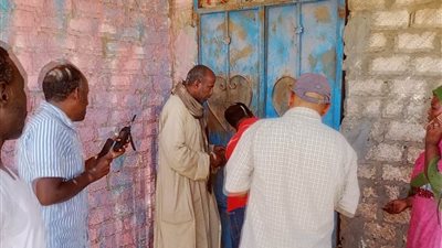 تشميع 35 محل يديرها أفراد من جنسيات إفريقية بأسوان