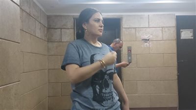 محامي زوجة حسام حسن يحذر من حملات التشوية ضدها.. ويؤكد: حكم حبسها غيابي 