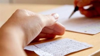 منها الأظافر الأصطناعية.. أبرز طرق الغش في الثانوية العامة